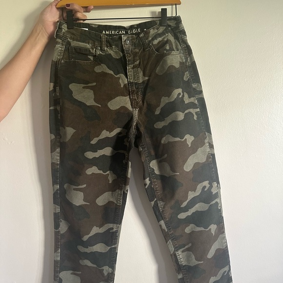 American Eagle| Camo Corduroy Pants SIZE 8 Regular - Picture 3 of 5